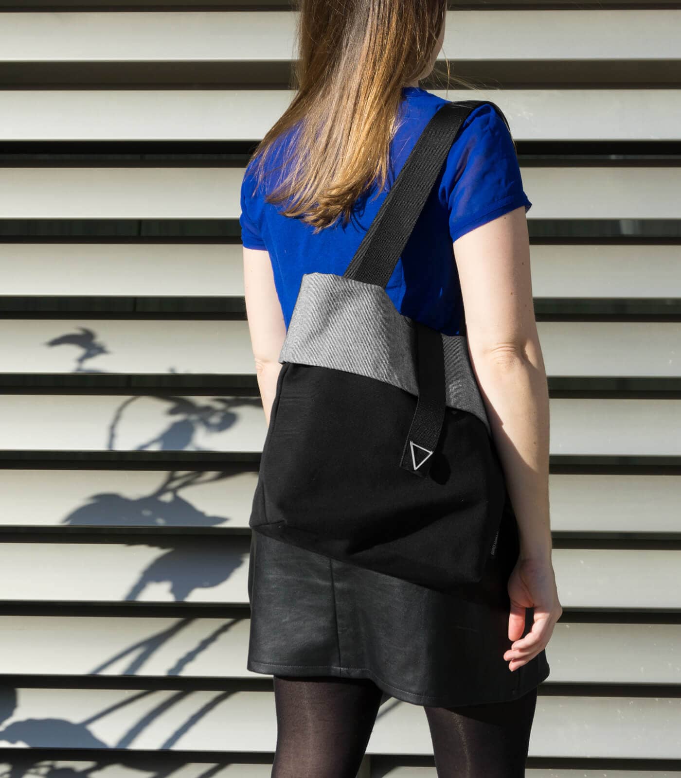 vegan sustainable hand bag unfolds to tote bag creative design made in Portugal